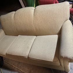 Couch In Excellent Condition