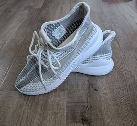 Danskin Sneakers Size 8