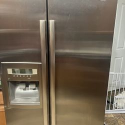 Whirlpool Gold Refrigerator 25 Cubic Foot Side By Side Doors