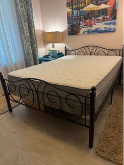 Queen mattress & box spring