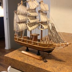 Model Sailboat (small)