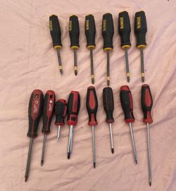 Desarmadores Dewalt Y Milwoukee 