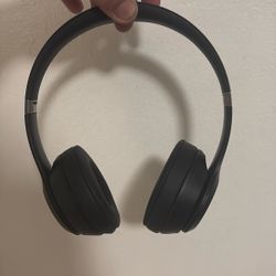 Beats Solo 4s
