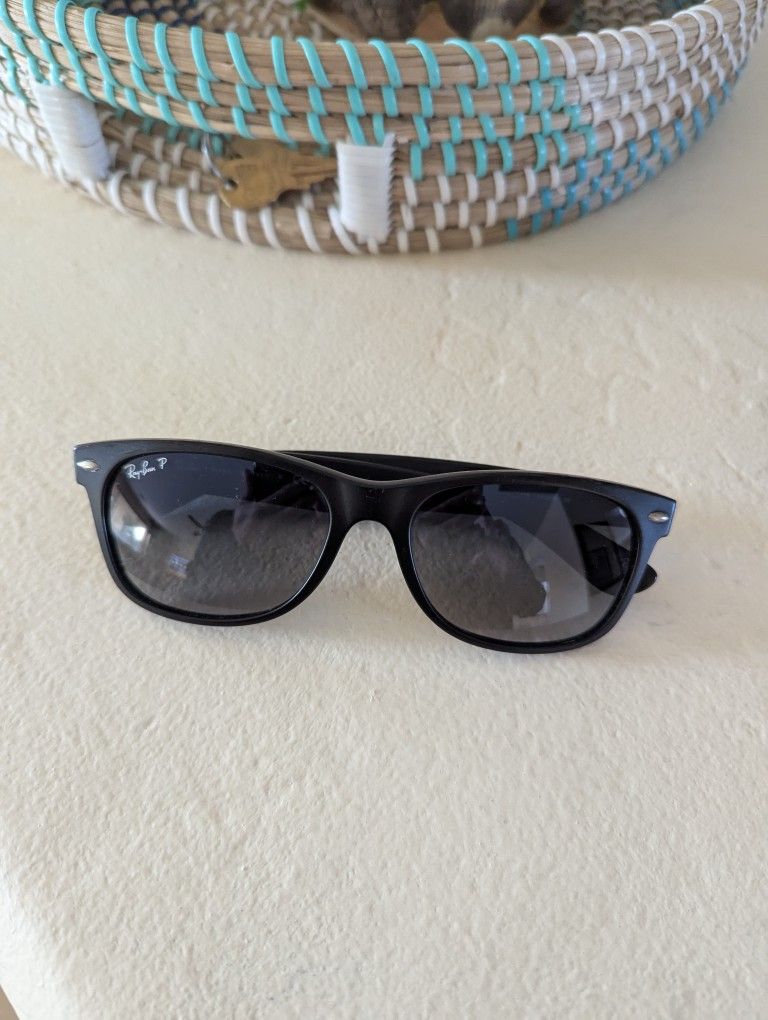 RayBan Polarized Wayfarer RB 2132