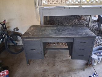 Metal desk