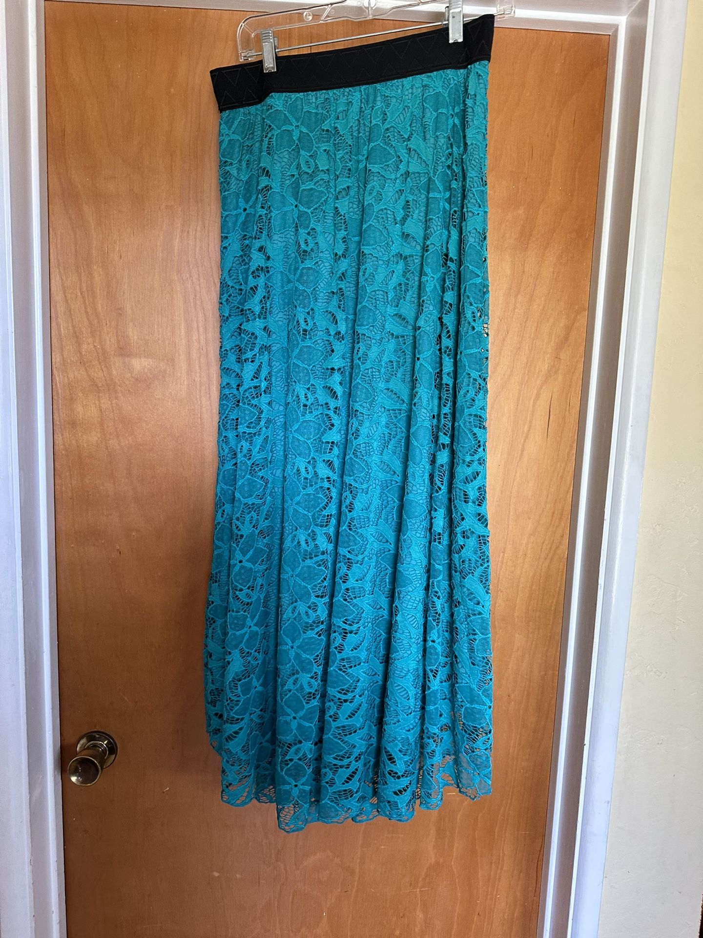LuLaRoe Skirt - Stunning Lace