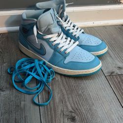 Nike Air Jordan 1 Mid SE