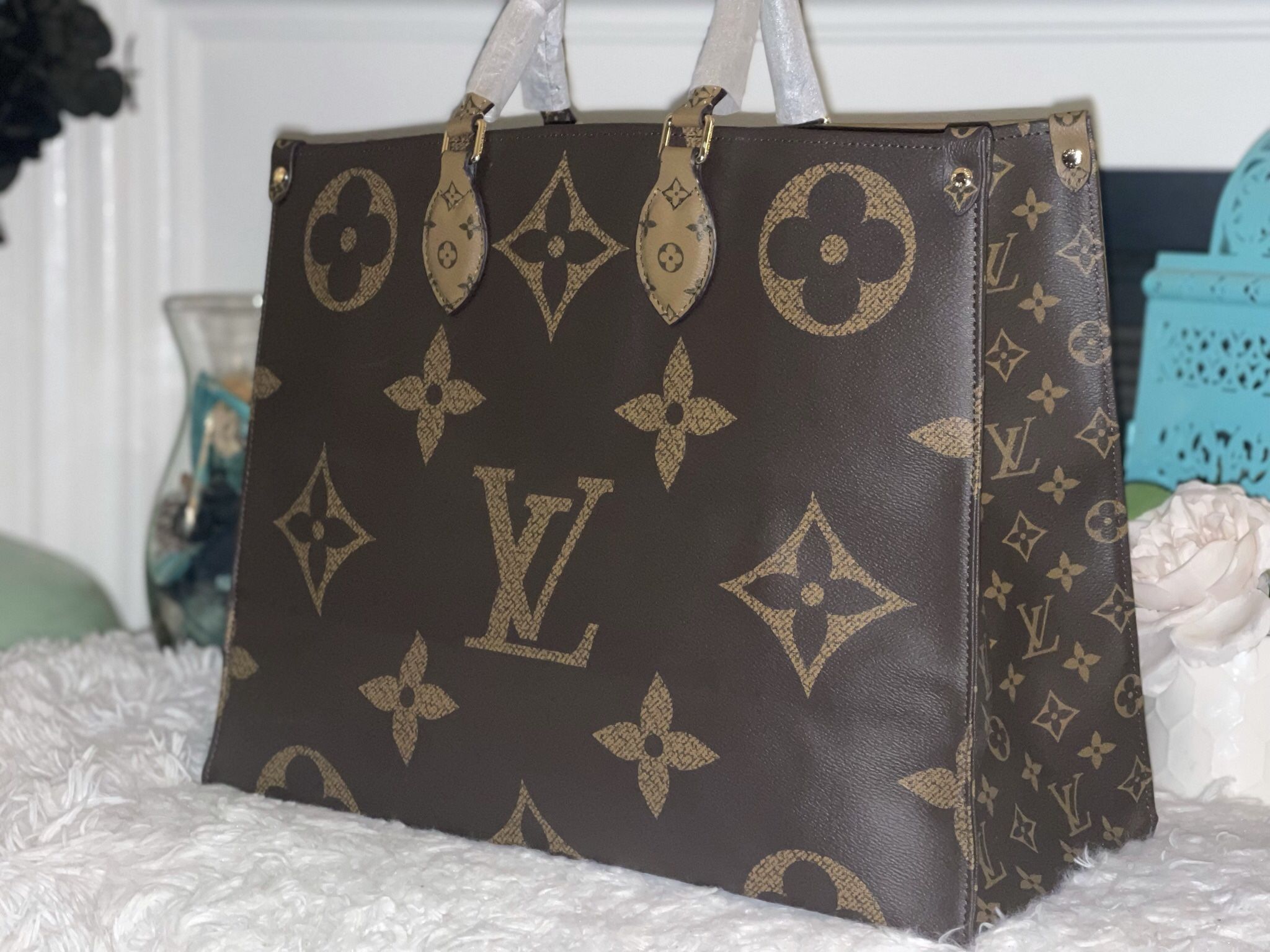 Louis Vuitton Onthego GM Bags for Sale in Toms River, NJ - OfferUp