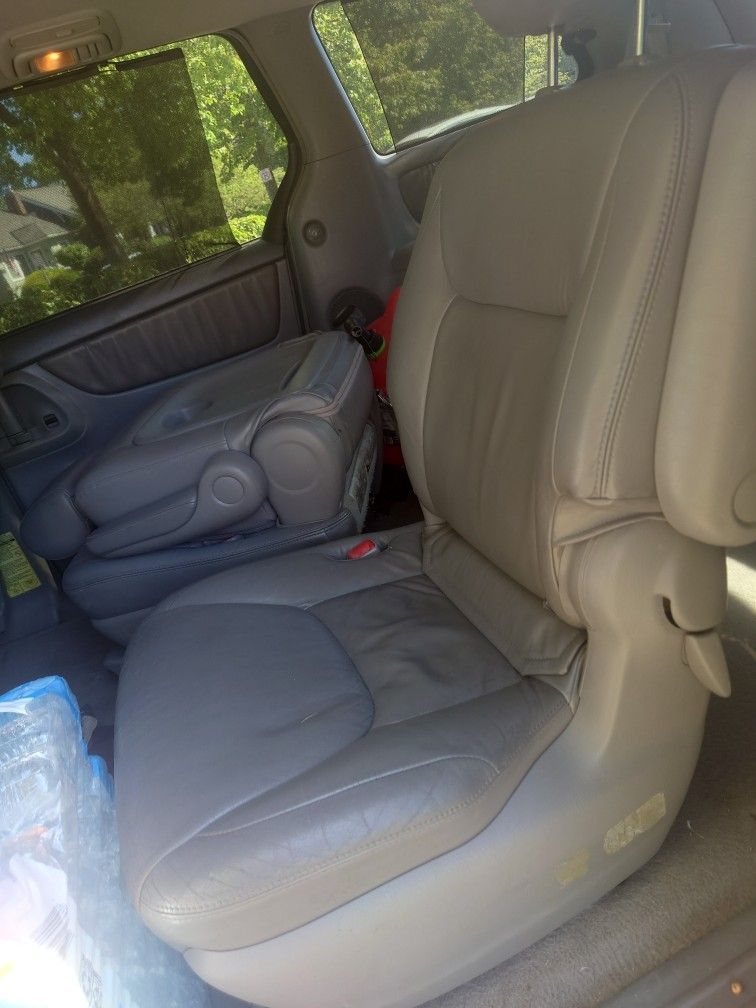 Sienna Seats Middle Row