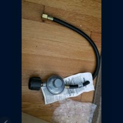 Propane gas regulator and hose New