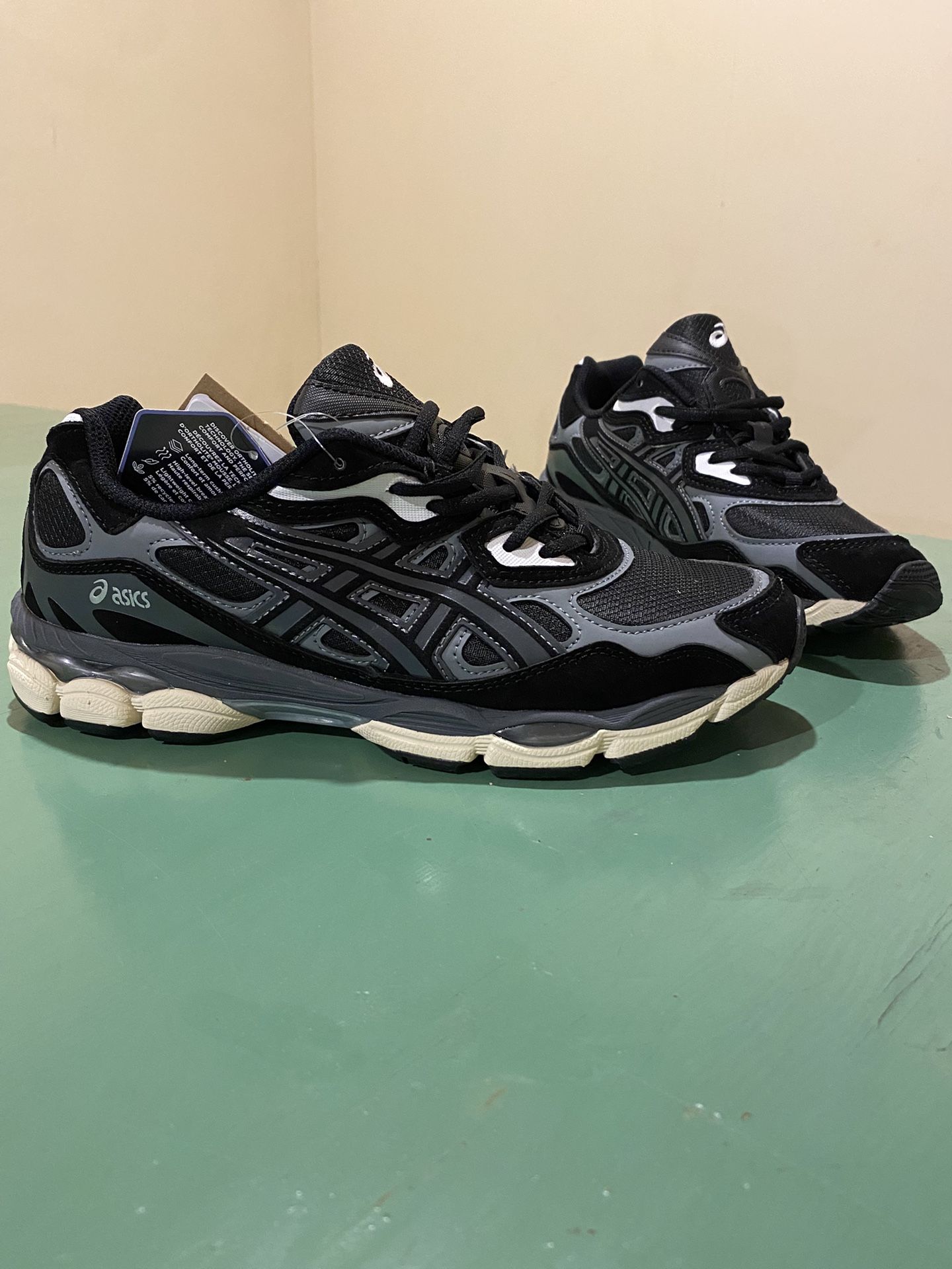 ASICS Gel-NYC Men’s Size 9