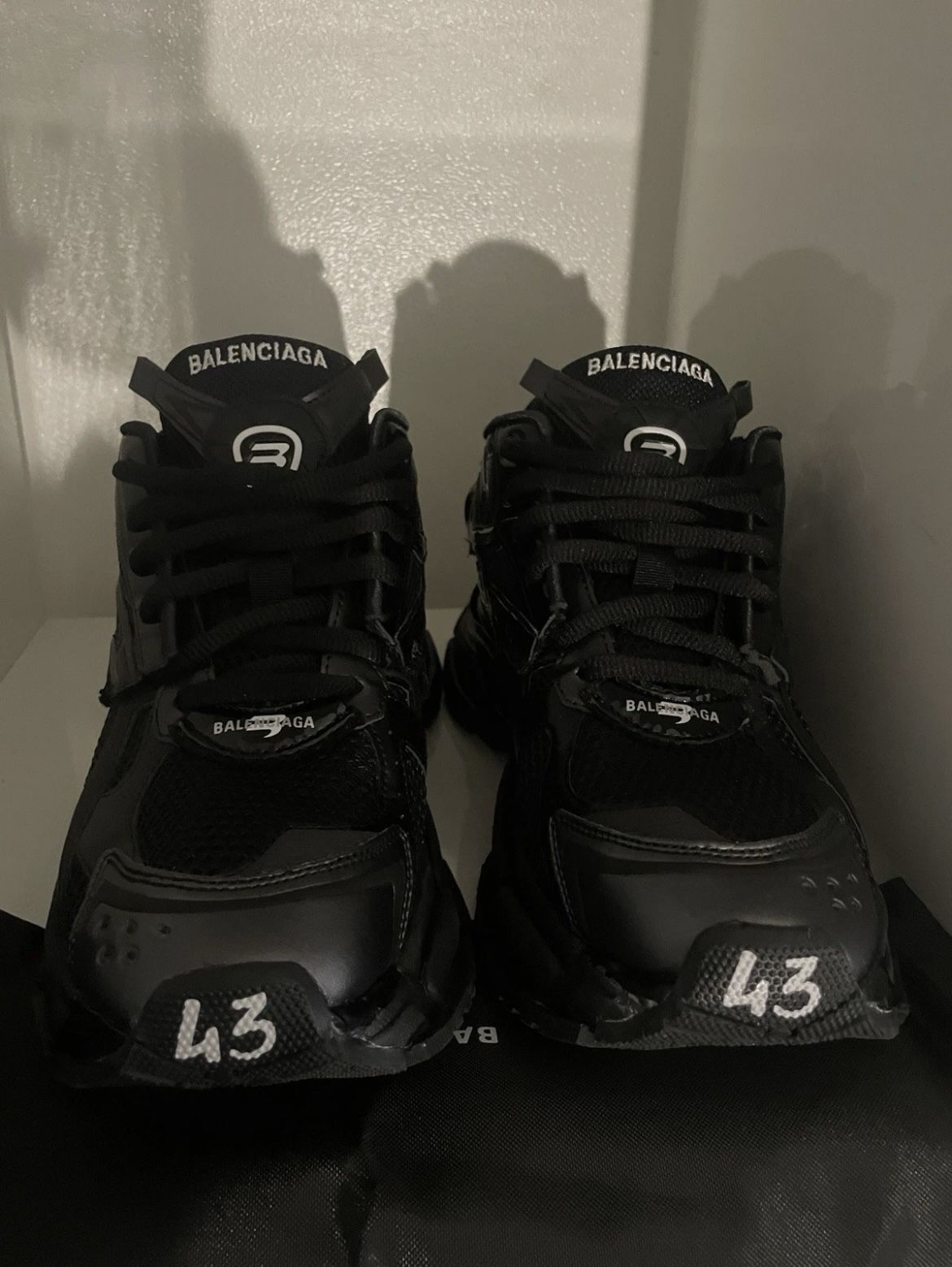 Balenciaga Runners black