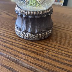 Snow Globe 