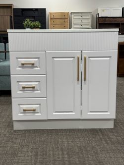 Modern White 36" Bathroom Vanity with Integrated Single Sink, Fluted Accent & Brushed Gold Hardware  ✅Dimensions：17.7”D x 36”W x 34.5”H  💰320$