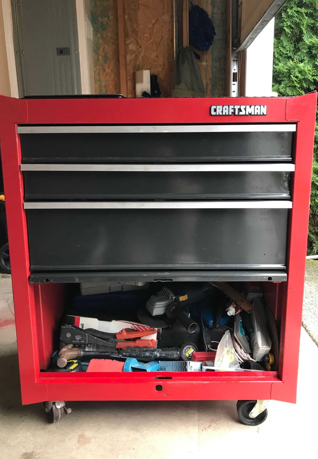 Craftsman tool box (tool chest)