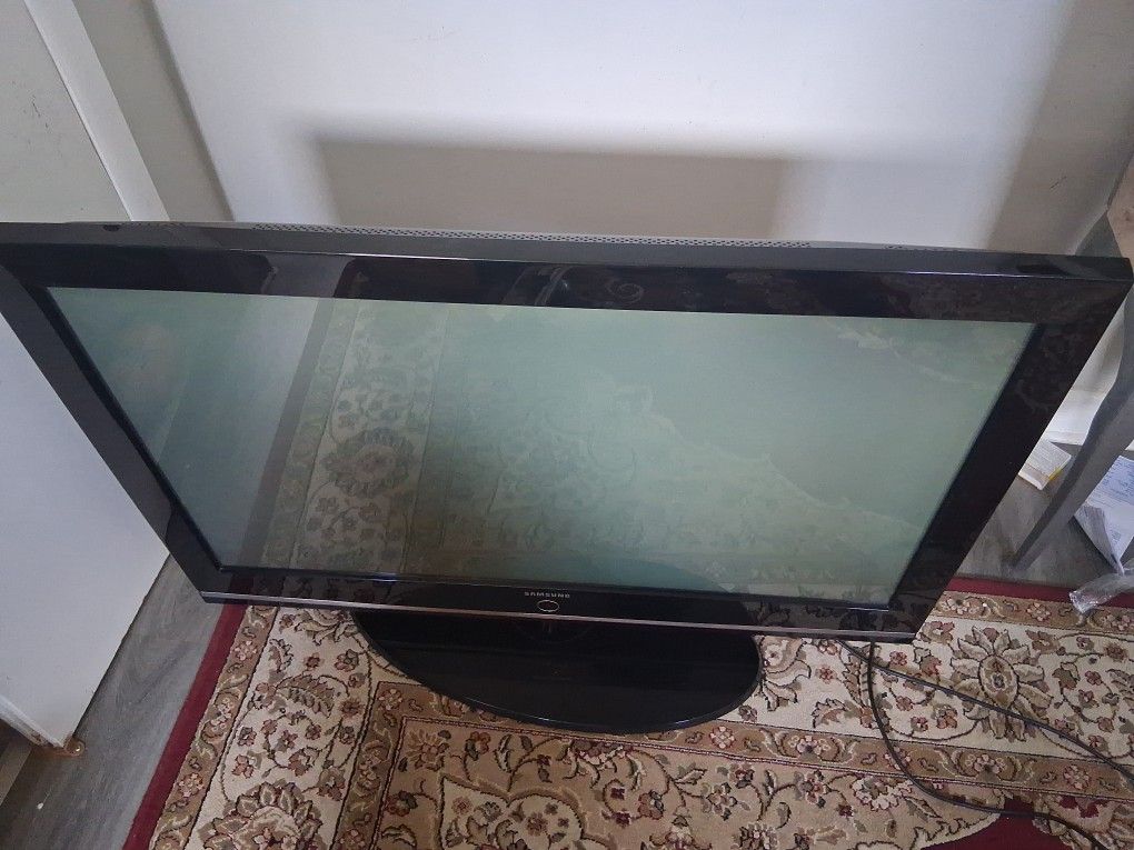 Plasma 2007 SAMSUNG TV 42 By52 Inches TV