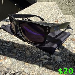 Oakley Holbrook style sunglasses