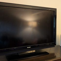 44 Inch Aquos Sharp Tv