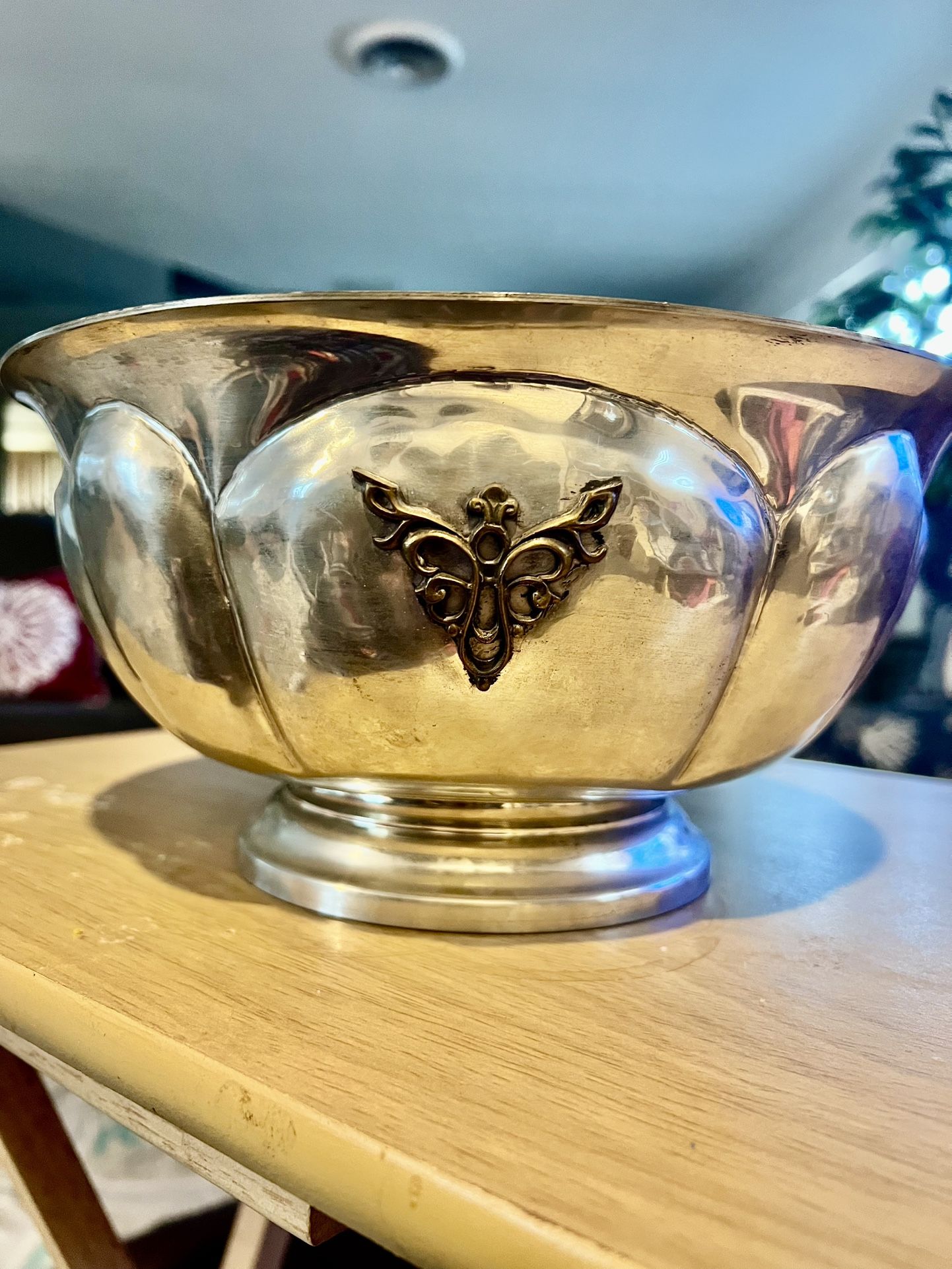 Vintage/antique Old Newbury PEWTER 10 Inch Wide 5 Inch Tall