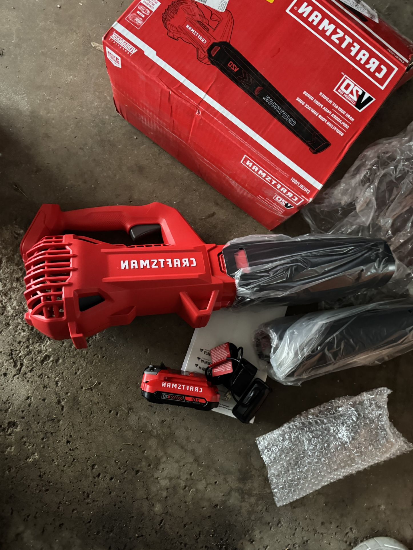 CRAFTSMAN V20 20-volt 200-CFM 90-MPH Battery Handheld Leaf Blower with battery and charger