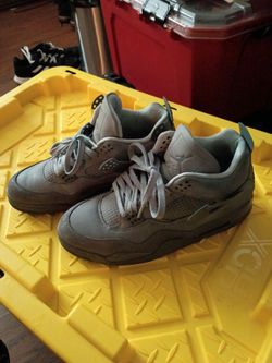 Jordan retro 4 size 10.5