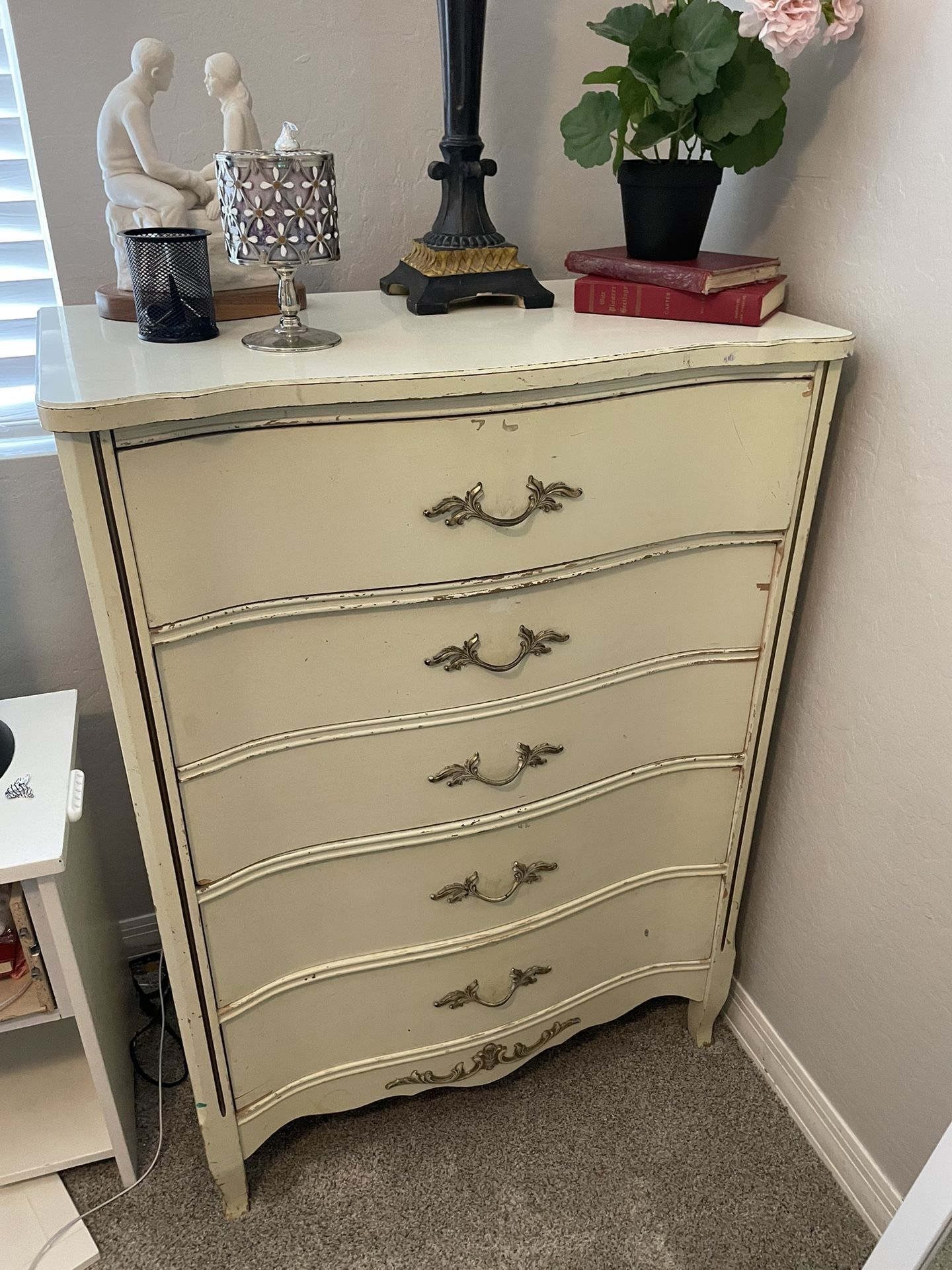Off White Dresser From Bassett Furniture
