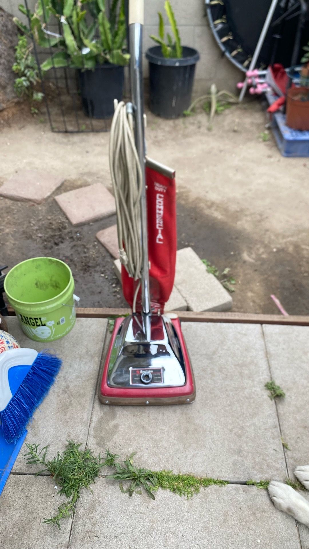 Sanitaire Commercial Vacuum