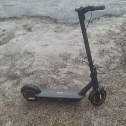 Ninebot Kick Scooter Max G30p 