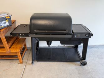 Traegar Woodridge Pro Pellet Smoker