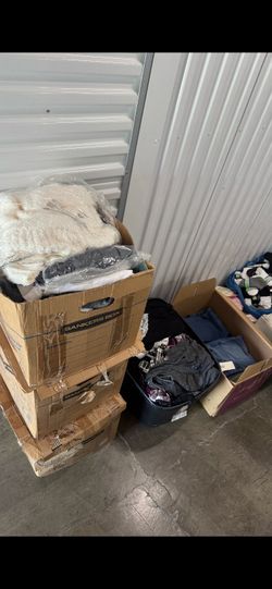 Ropa nueva para swap meet.