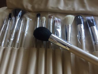 Makeup brushes