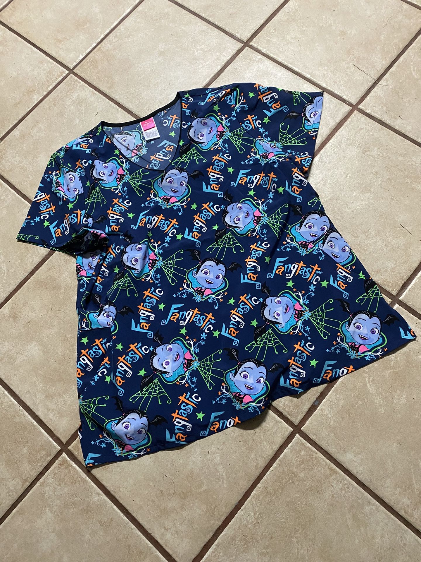 Woman’s Scrubs Top Fangtastic Size XL Like New
