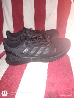 Adidas Triple Black Low-Top Sneakers size 8