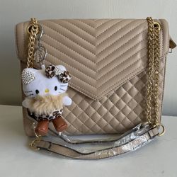 Super Cute Women’s Handbag With Hello Kitty Keychain
