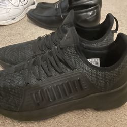 Puma Sneakers