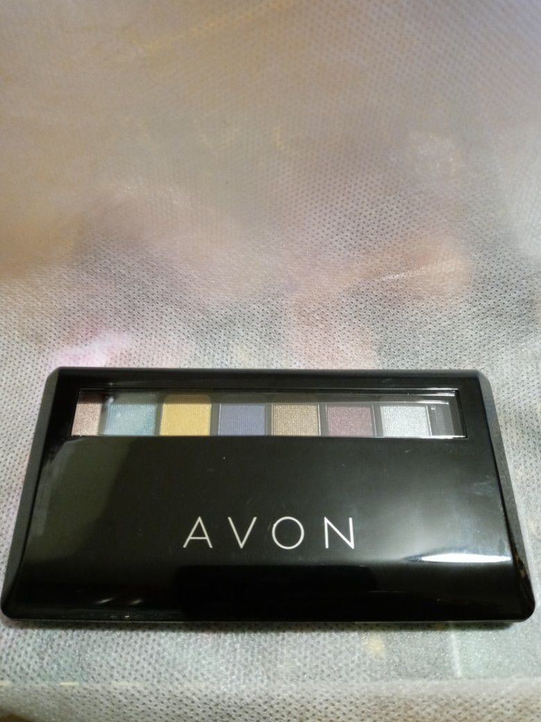 Avon True Color 8-in-1 Eyeshadow Palette 