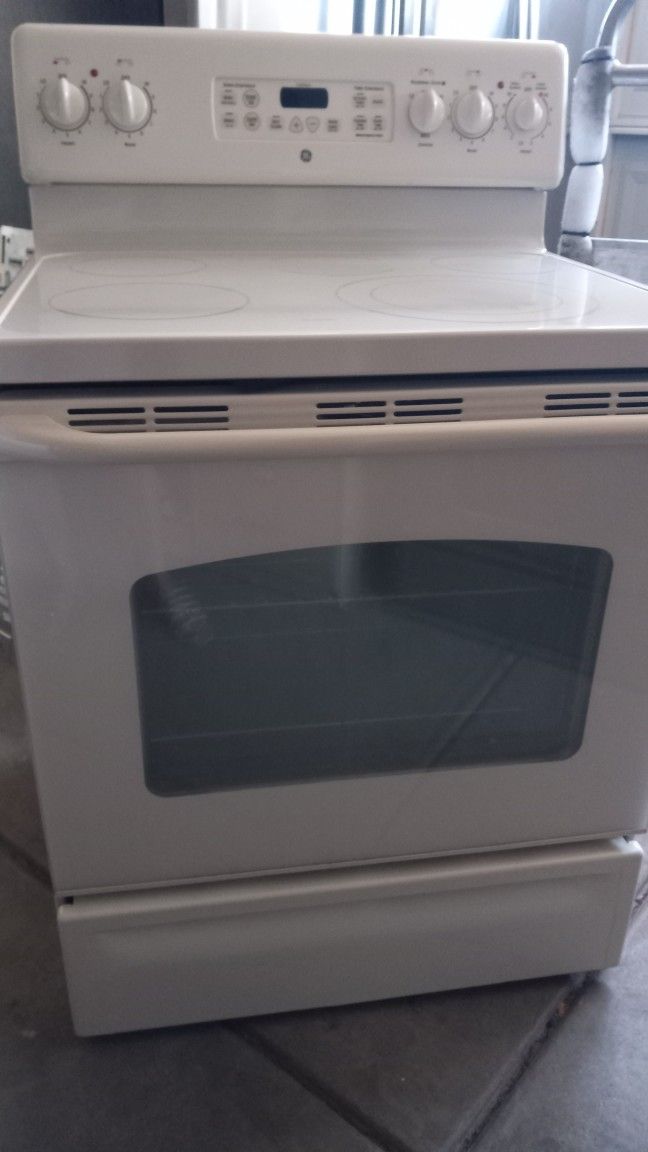 ESTUFA MUY BUENAS CONDICIONES CON GARANTIA TODO FUNCIONA BIEN