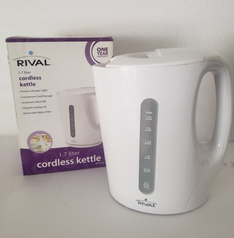 Large 1.7L Electric Kettle - Like New