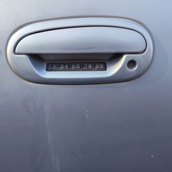 1999 Ford Expedition Driver Side Door Handle With Keypad