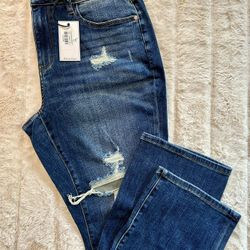 New Women’s Jeans Size 14 Straight Leg Fit Mid Rise Waist