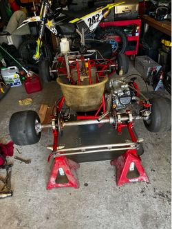 go kart DOSE NOT COME WITH ENGINE