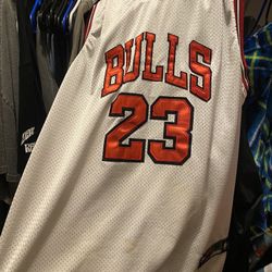 Chicago bulls jersey Micheal Jordan 23