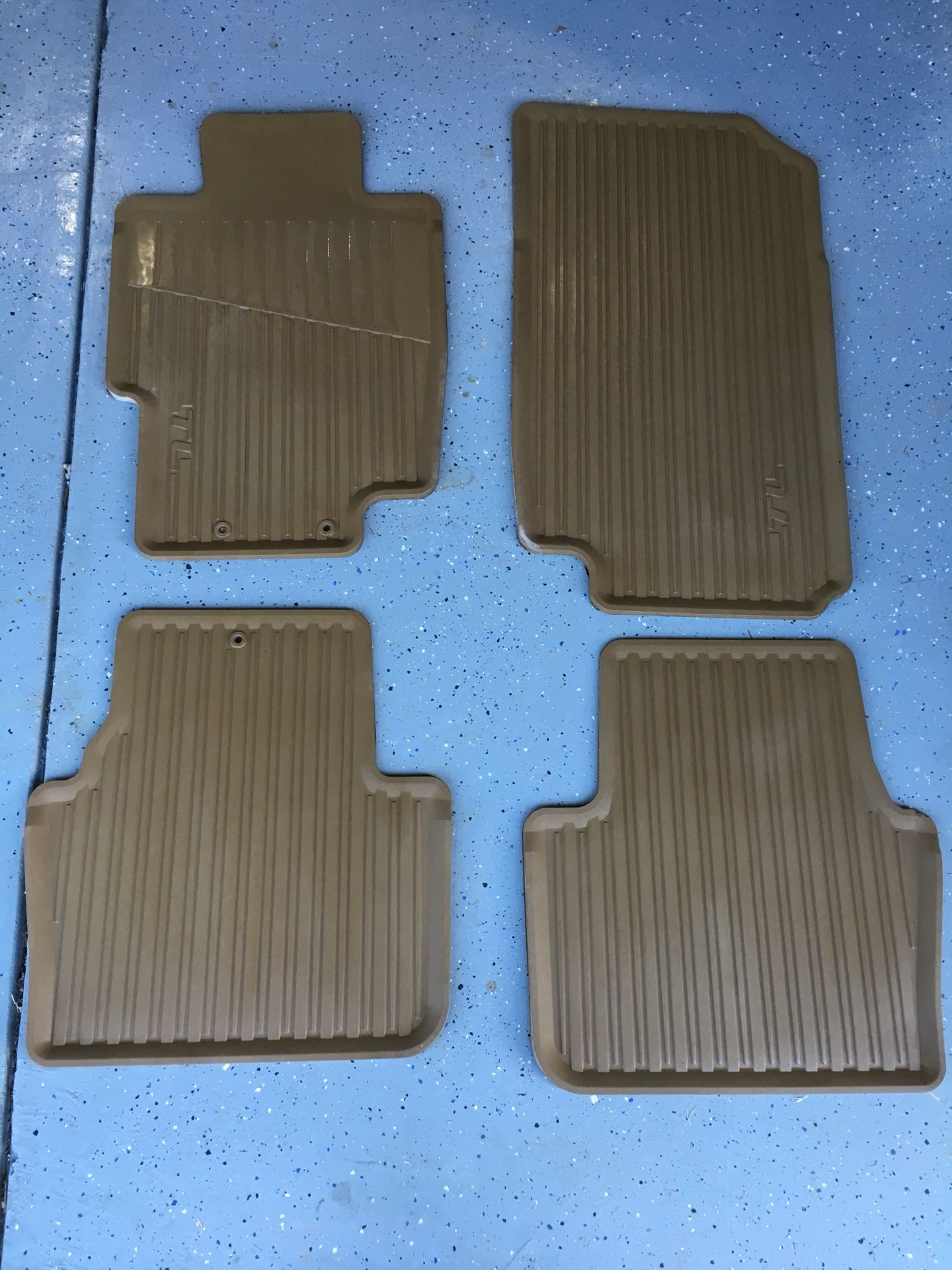 2006 ACURA TL. ROBBER FLOOR MATS