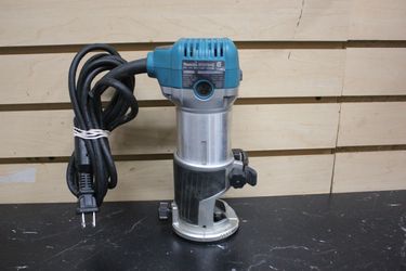 Makita RT0701C Variable Speed Compact Router