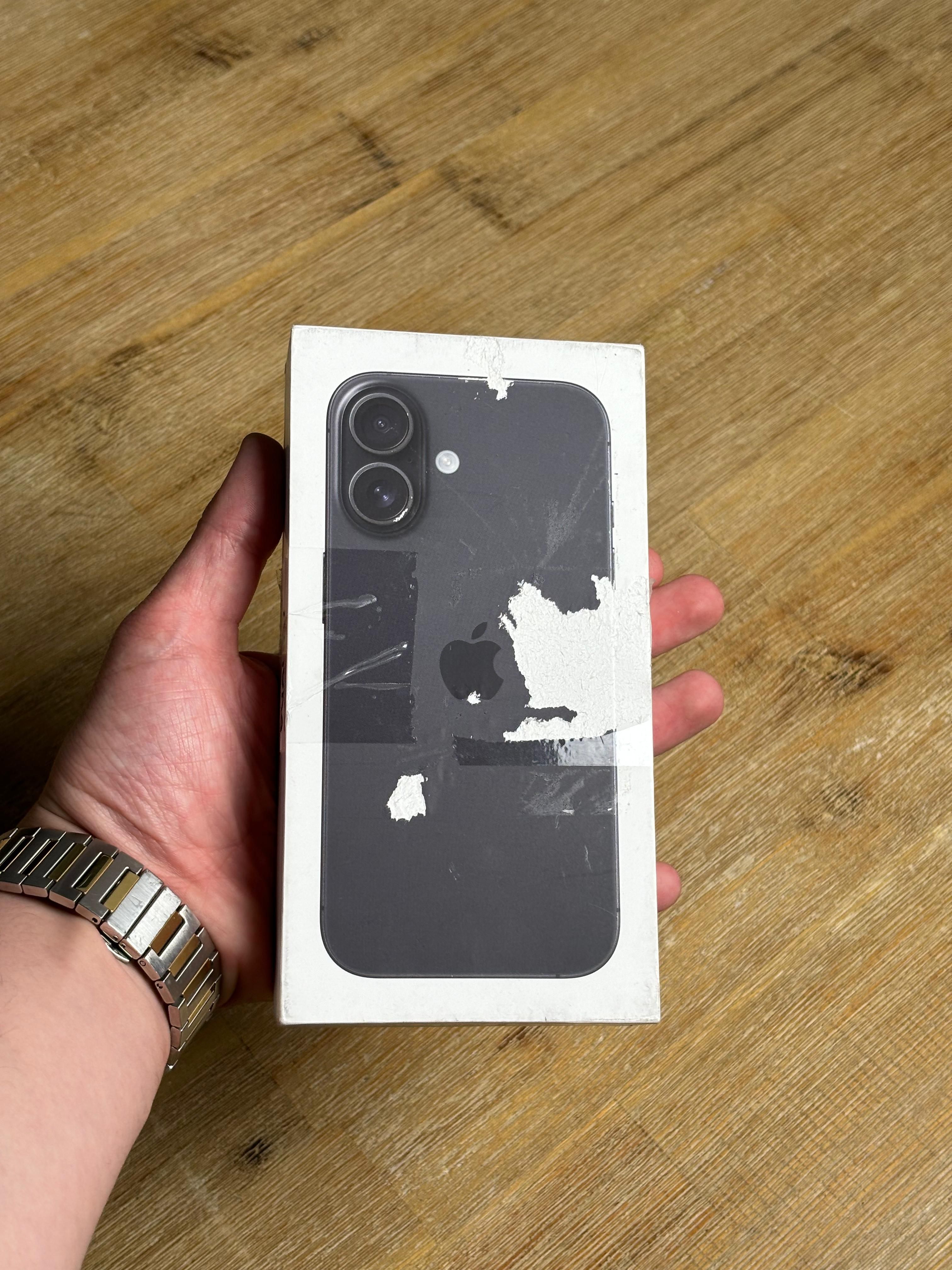 π±Brand New Apple iPhone 16 256 GB Unlocked / Damage Box