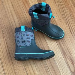 New Cat & Jack Waterproof Boots Size 11/12