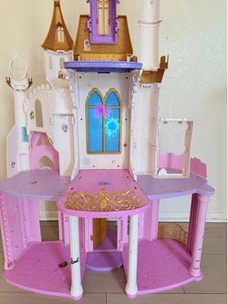 Disney Princess Ultimate Celebration Castle Doll House with Musical Fireworks Light Show