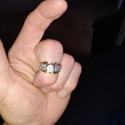 14k Gold, 2 Carat Diamond  Ring