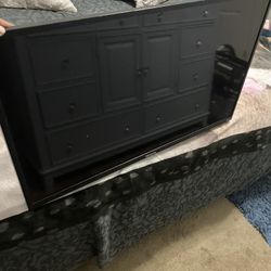 32” TV
