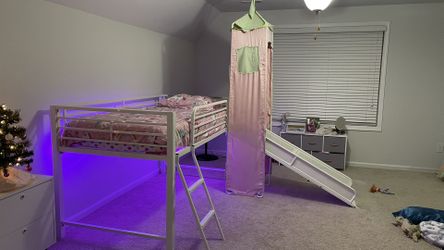 Coaster Princess Castle Twin Loft Bed w. LED Lights